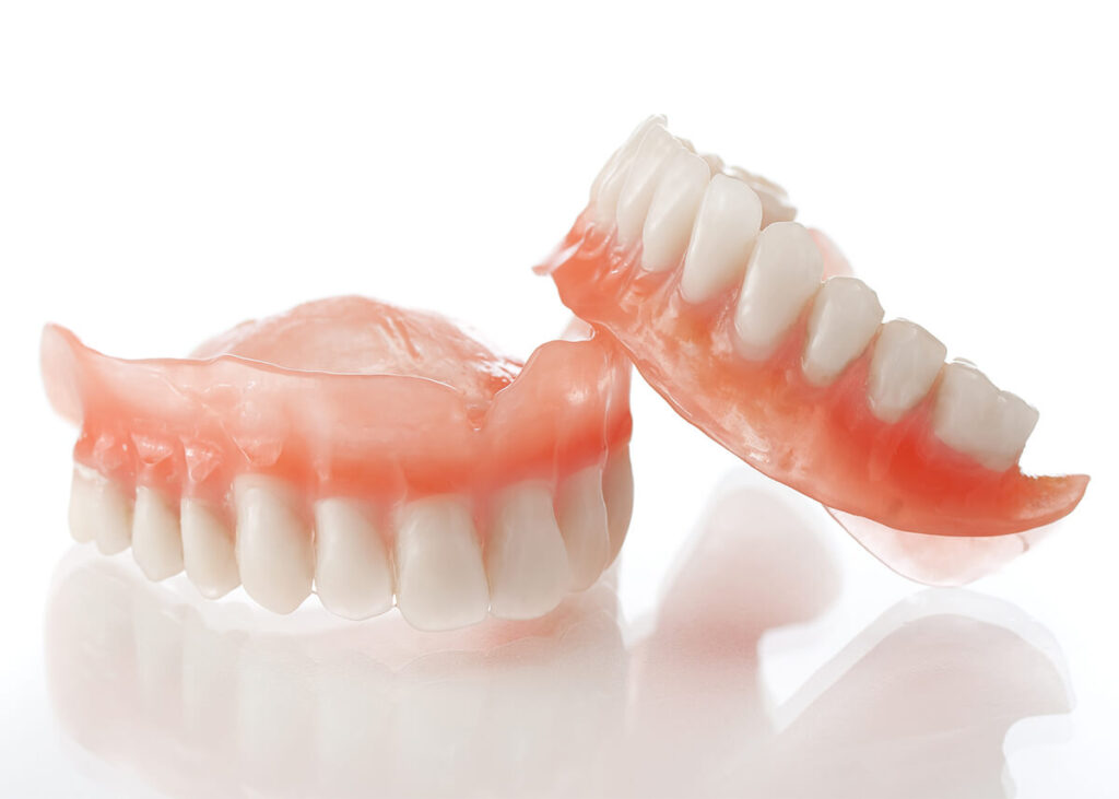 Best removable full dentures in Lahore – Dental Avenue Hospital providing comfortable, natural-looking full dentures with expert fitting and care