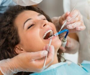 Teeth scaling and polishing procedure at Dental Avenue Hospital in Lahore